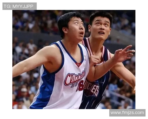 观众看到姚明的瞬间感动与篮球传奇交织的美好时刻 观众看到姚明的瞬间感动与篮球传奇交织的美好时刻