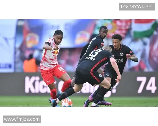 英超赛场巴萨与多特蒙德战平引发转会风波全场沸腾